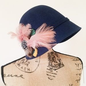 Anthropologie Cloche hat